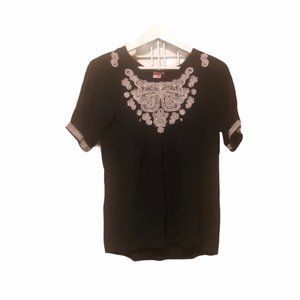 🦀2/$25 Blusa Lace Applique Blouse